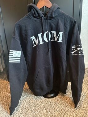 WOMEN'S MOM DEFINED HOODIE - BLACK